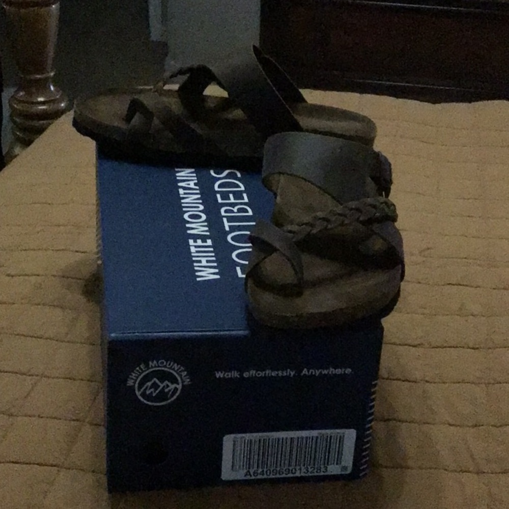 White Mountain Brown Leather Sandals